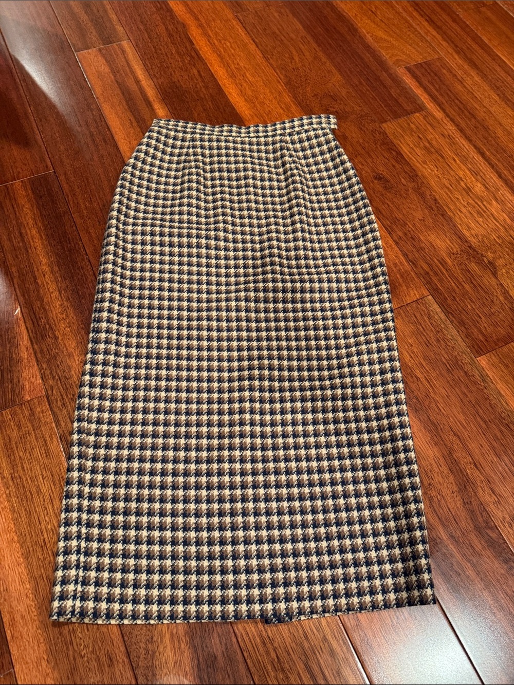 *Vintage Wool Houndstooth Midi Pencil Skirt